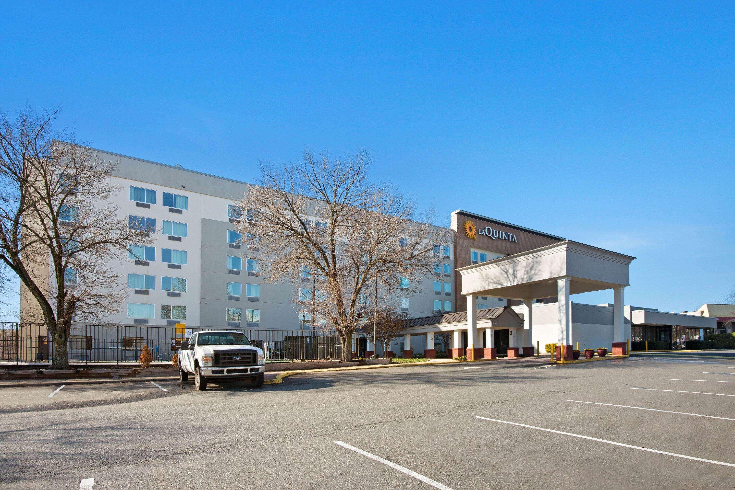 La Quinta Inn & Suites By Wyndham Dc Metro Capital Beltway Capitol Heights Exteriér fotografie