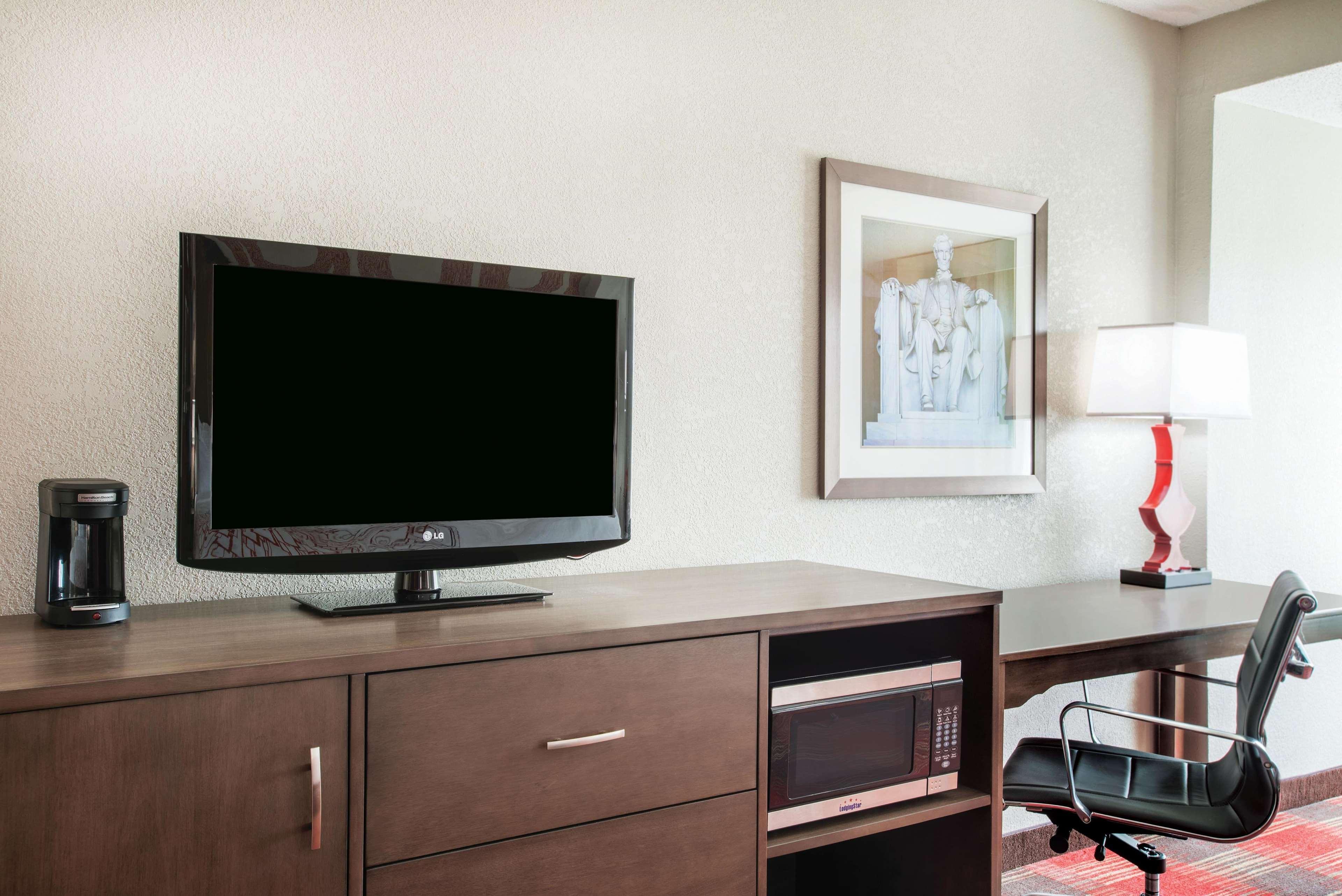 La Quinta Inn & Suites By Wyndham Dc Metro Capital Beltway Capitol Heights Exteriér fotografie