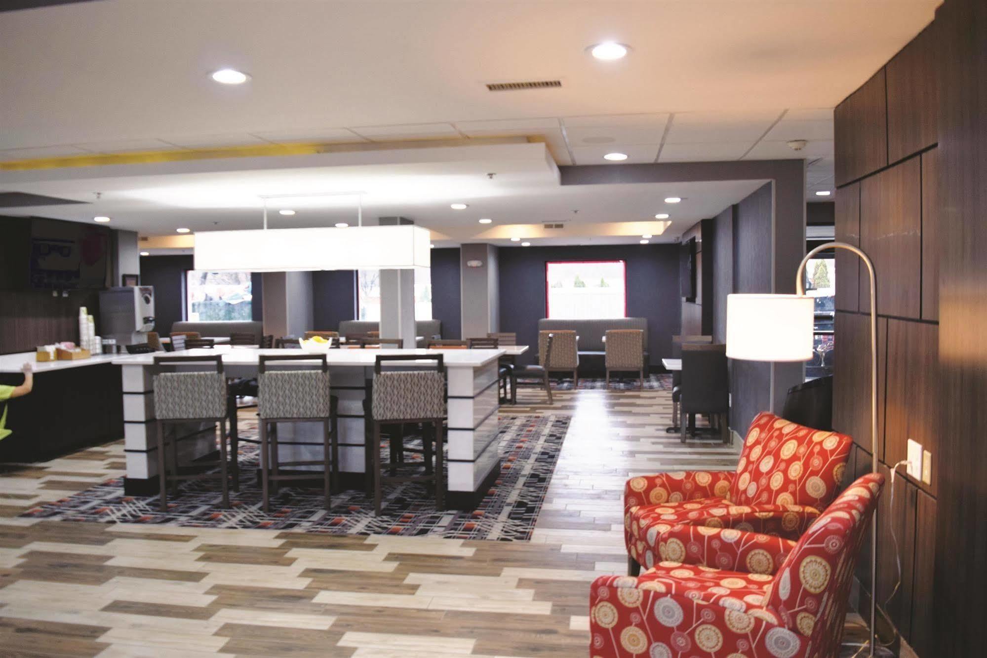 La Quinta Inn & Suites By Wyndham Dc Metro Capital Beltway Capitol Heights Exteriér fotografie