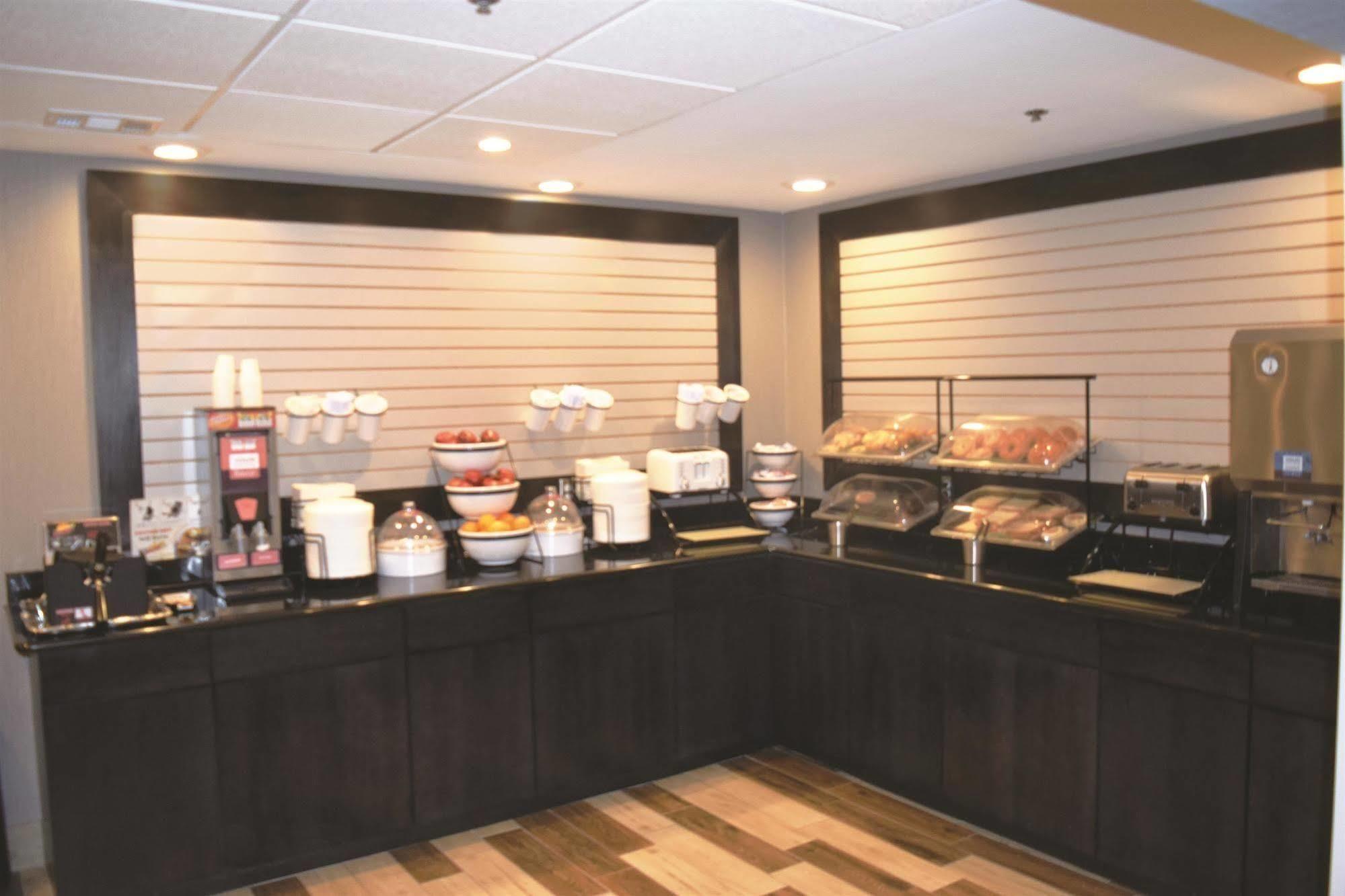 La Quinta Inn & Suites By Wyndham Dc Metro Capital Beltway Capitol Heights Exteriér fotografie